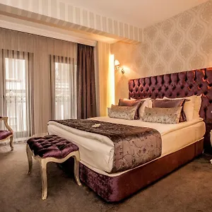Lucis Pera Otel